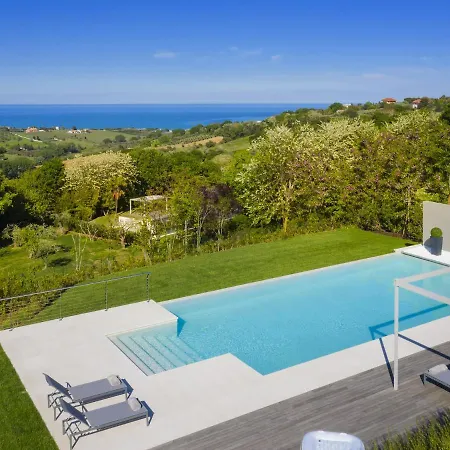 Luxurious In With Private Pool Vila Civitanova Marche